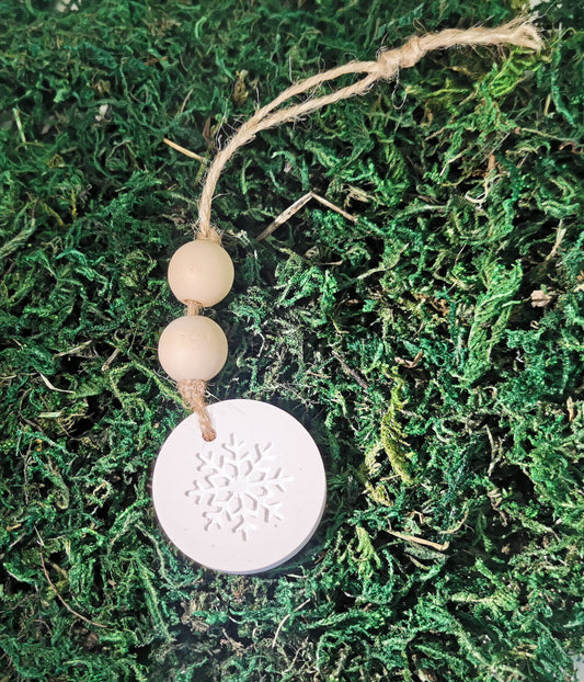 Anhäner "Schneeflocke" mit 2 Holzperlen